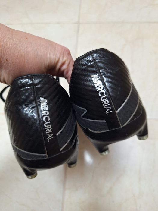 Бутонки за футбол Nike