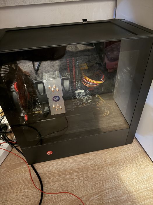 Pc gaming i7 7700 ram 16 gb , gtx 1070 8 g 256 biti ssd 256