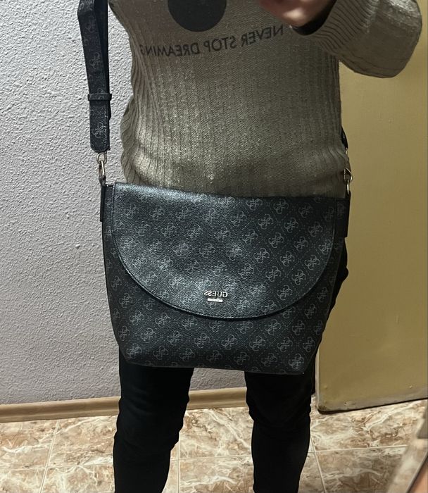 Дамска чанта Guess