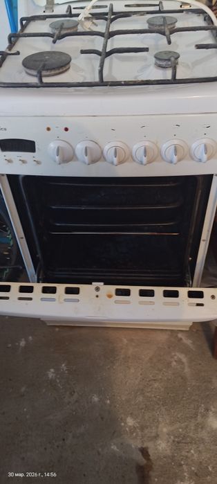 Продам газ плиту