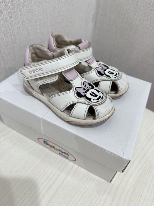 Детский обувь для девочек