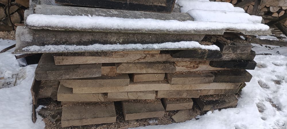 Vand scândură de nuc pentru scara interioara.