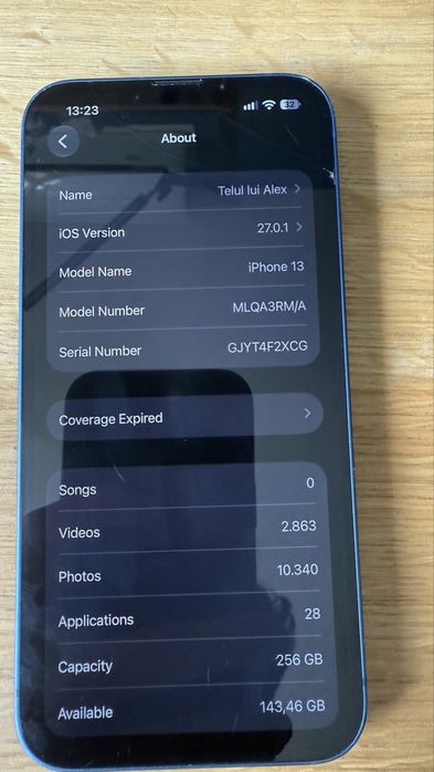 Iphone 13 folosit, 256 GB albastru crapat putin