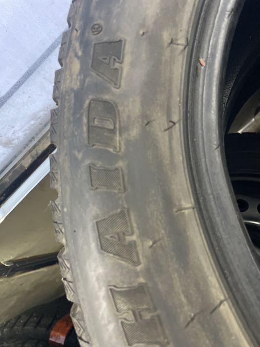 Продам комплект резины на 17