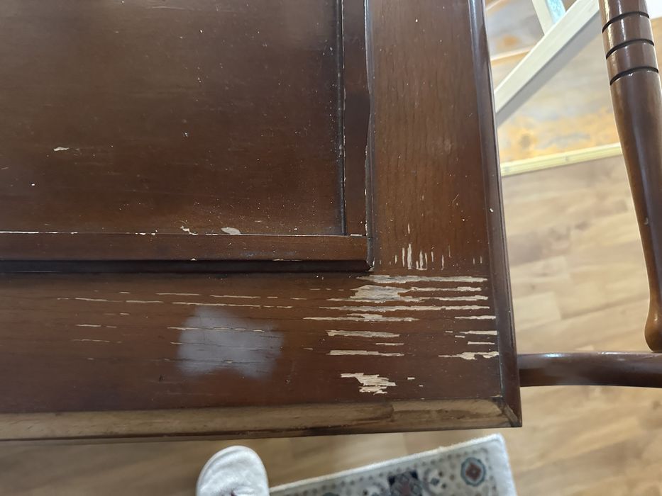 Gheridon- piesa de mobilier veche