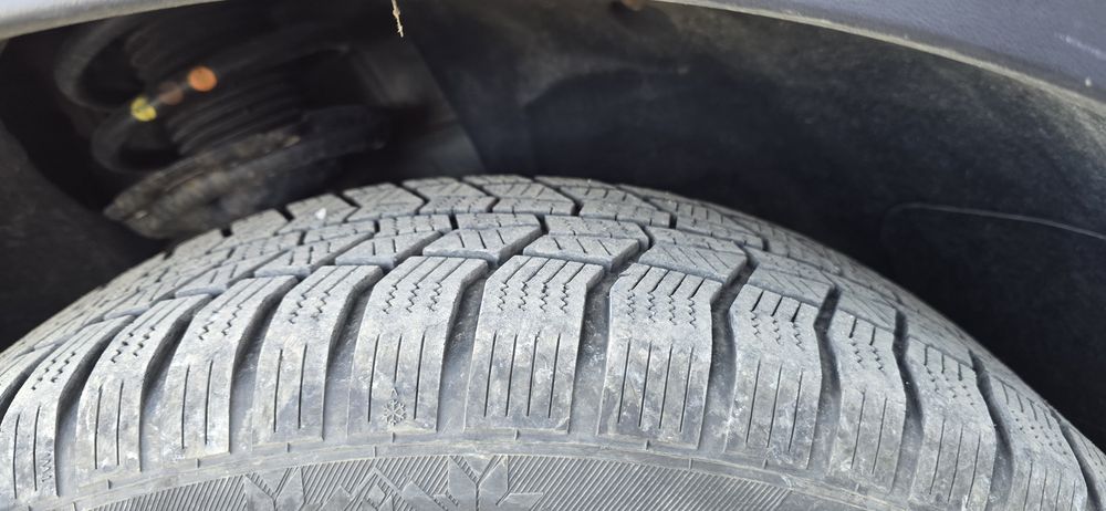 215/65R17 anvelope