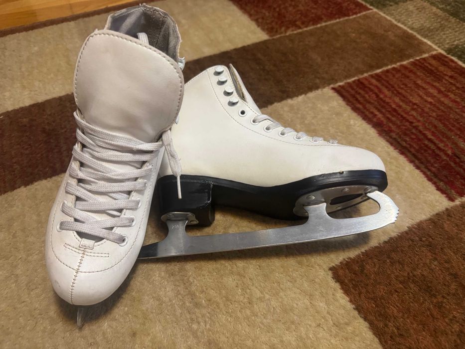 Patine - patinaj artistic Oxelo marime 37