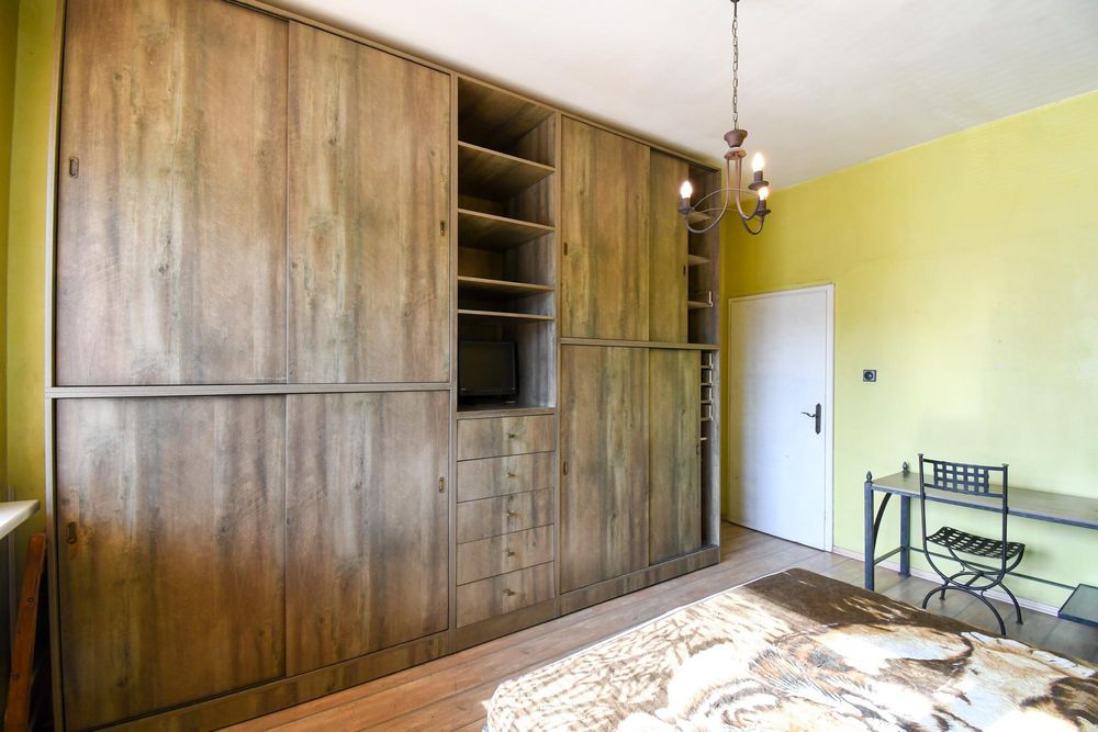 Дава се под наем Тристаен апартамент в София, Център - 135 кв.м за 796.62 € - Снимка #8