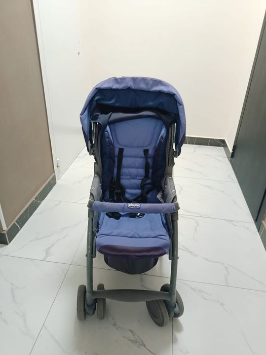 Продам прогулочную коляску Chicco comfort