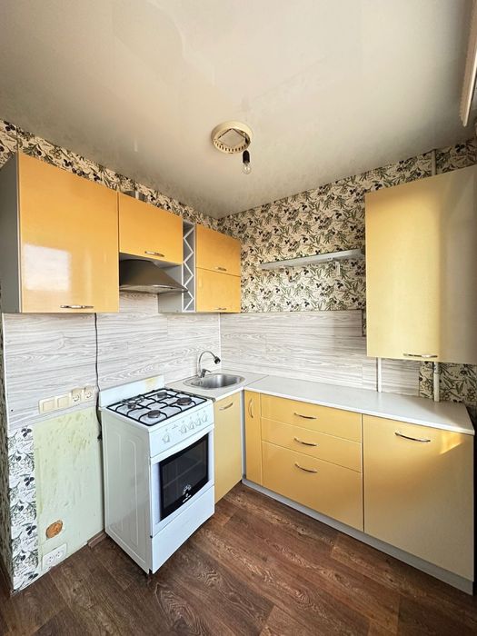 Продам 2 х ком школа 23;4, Азия