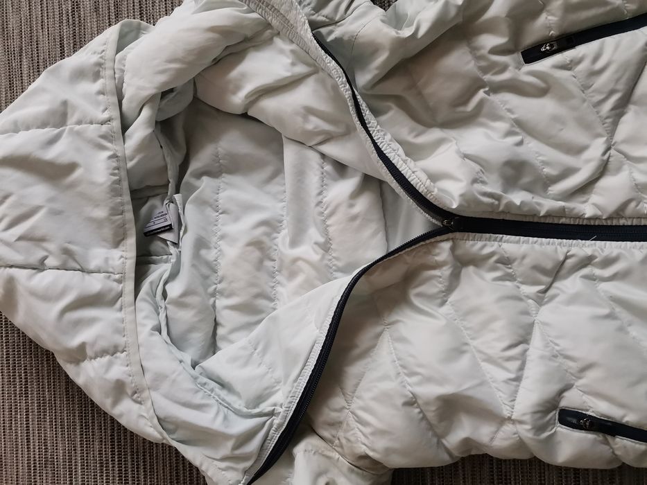 Geaca dama puf Nike.