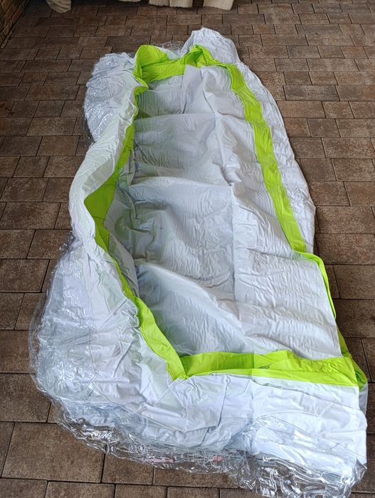 Vând piscina gonflabila