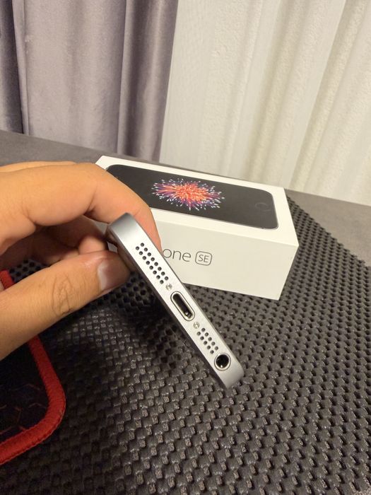 Iphone SE 16 Gb stare extrem de buna 98% baterie