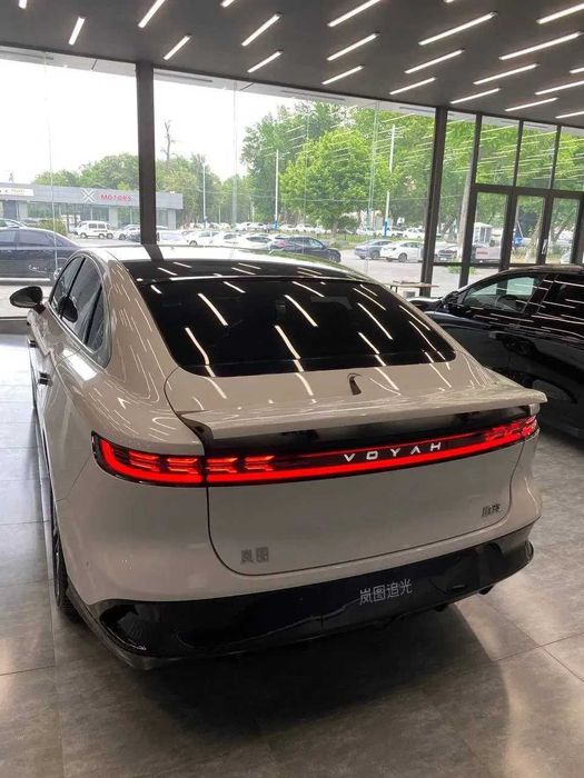 Voyah Chasing Light AWD 730km pod zakaz