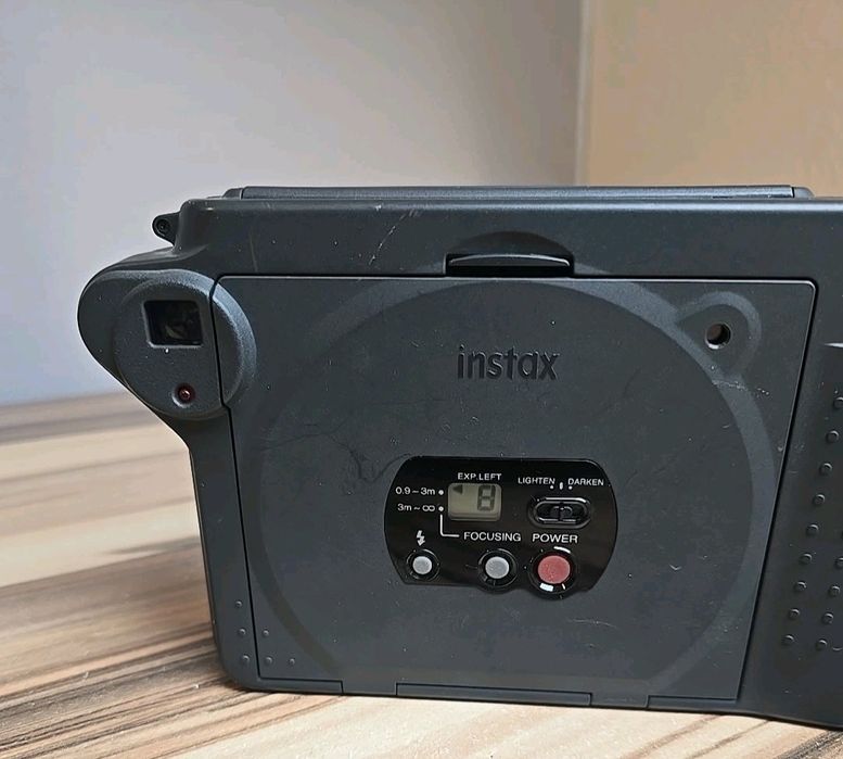 Апарат за моментни (полароидни) снимки instax 100