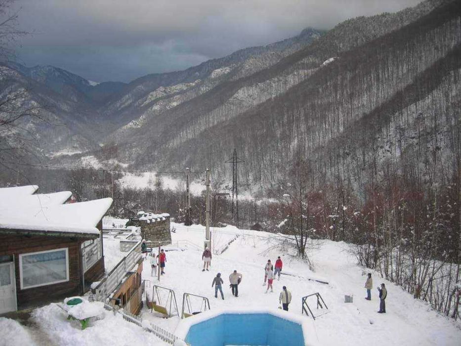 Afacere la cheie - Cabana Floare de stanca din muntii Retezat