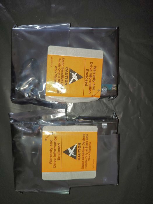 HDD 2.4 TB & SSD 850 GB  interfata SAS