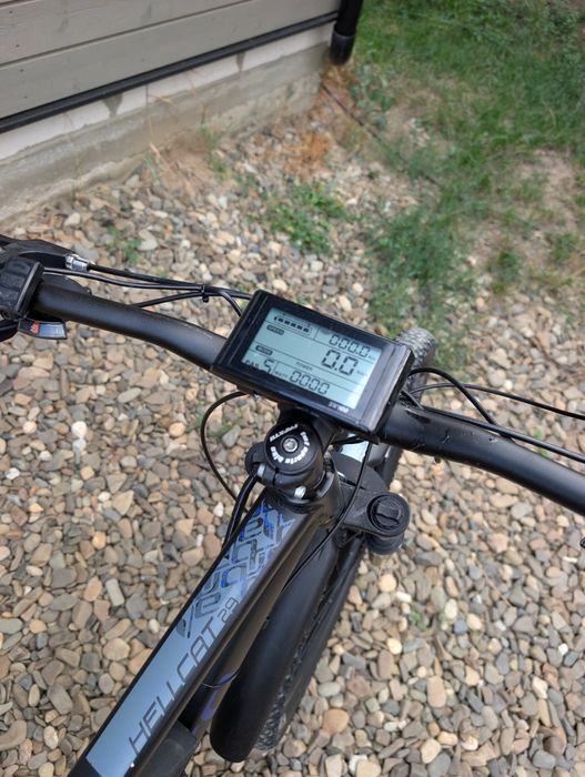 Bicicleta Electrică Carrera hellcat 29