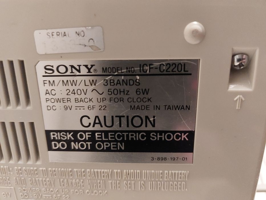 Vand Radio  Ceas  Sony cu Alarma