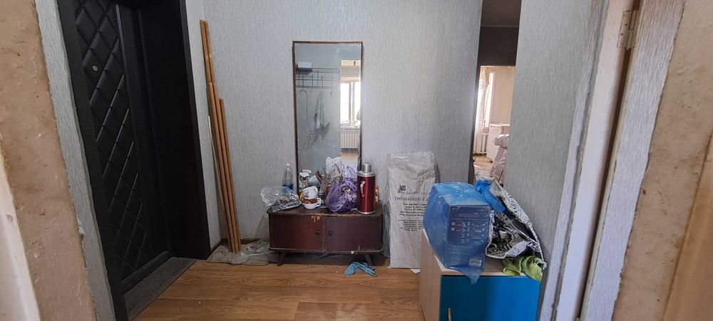 Очень срочно комод и трюмо