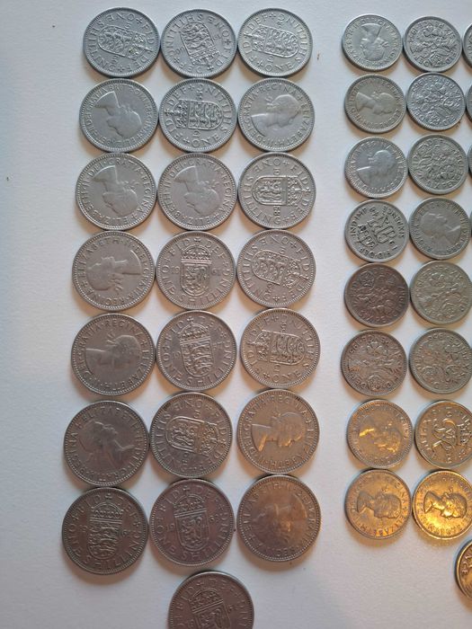 Огромен лот над 1000 монети