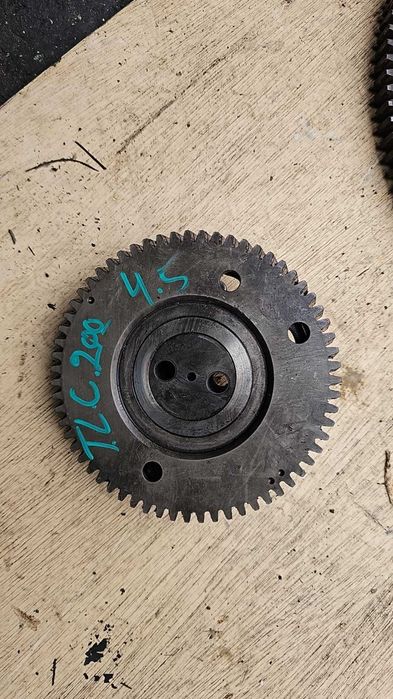 Шестерня ГРМ на Toyota Land Crusier 200