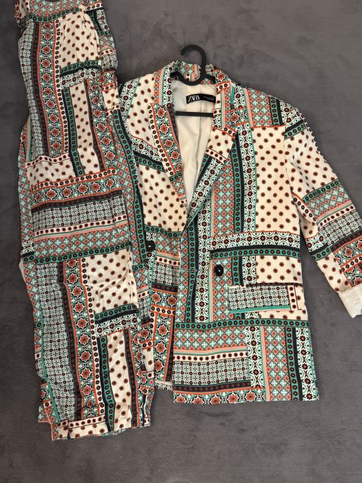 Панталон и сако-Zara.