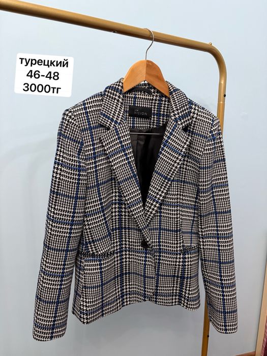 продам костюмы,жакеты