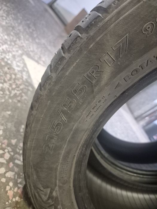 Продам две зимние шины 215/55 R17