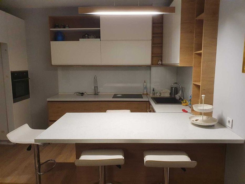 Дава се под наем Двустаен апартамент в Бургас, Славейков - 54 кв.м за 204 € - Снимка #1