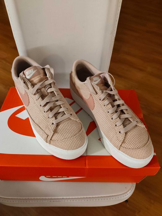 Дамски маратонки Nike Blazer Low Platform