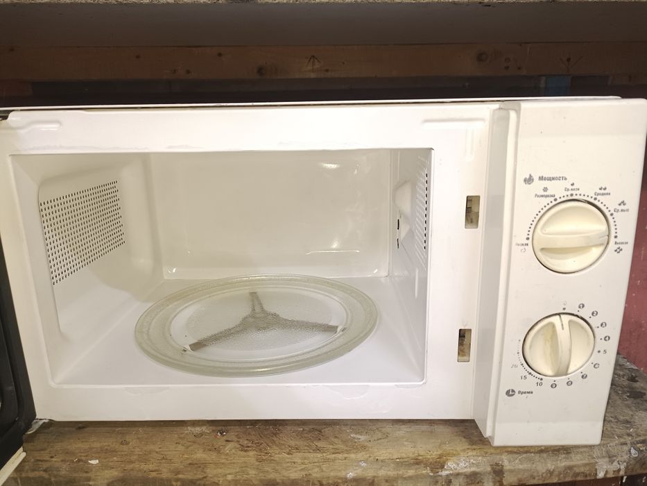 Продам микроволновку Еленберг 15т