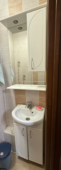 Комплект тумбы, шкафчика и раквины