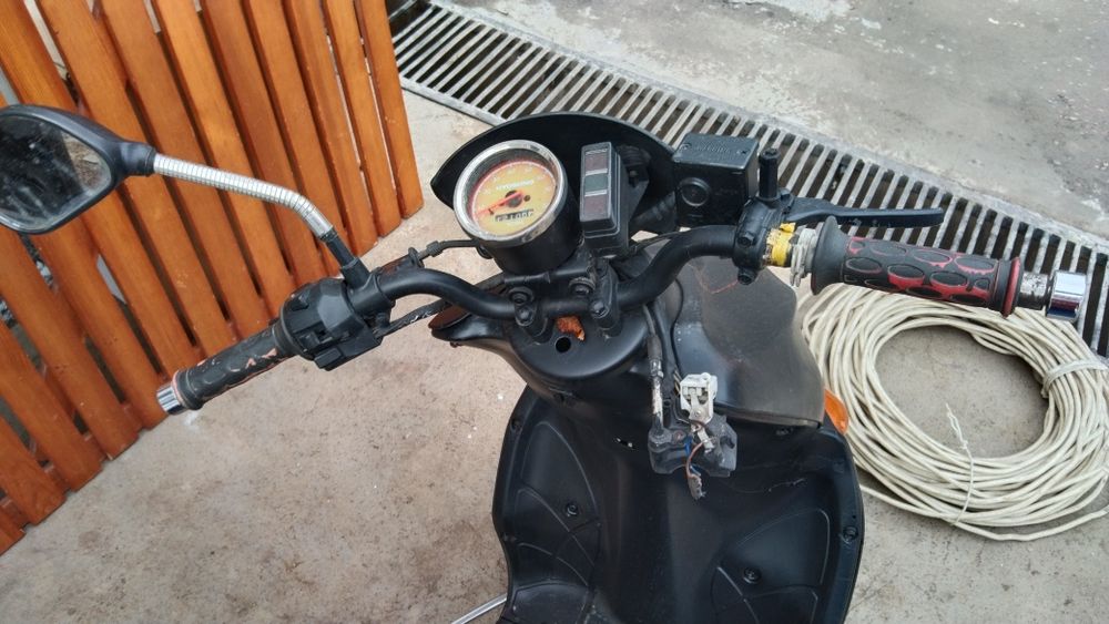 Скутор на бензине.