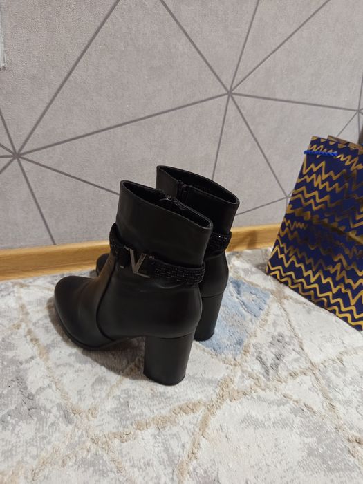 Продам женскую обувь