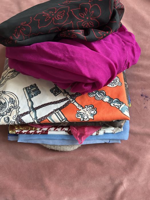 Отдам Шапки шарфы кск