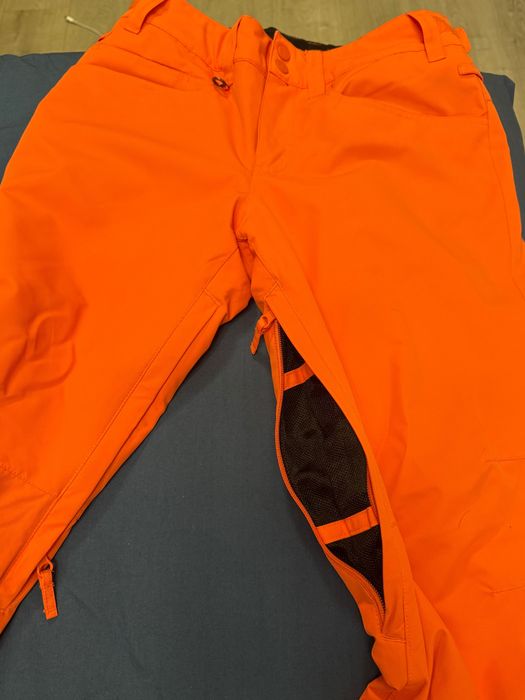 Ски екип Roxy: комплект яке и панталон (XS размер)