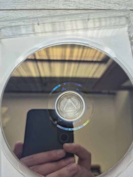 Vând mortal kombat 9 pentru ps3.