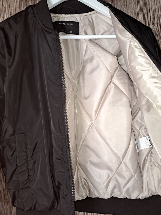 Черно яке бомбър