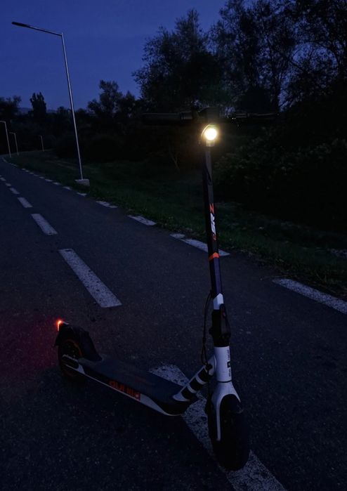 Trotinetă electrica aprilia eSRZ