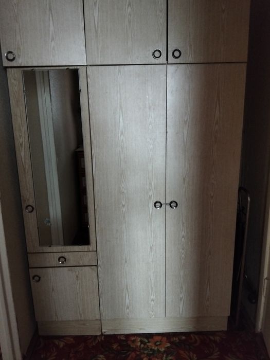 Отдам мебель  на дрова