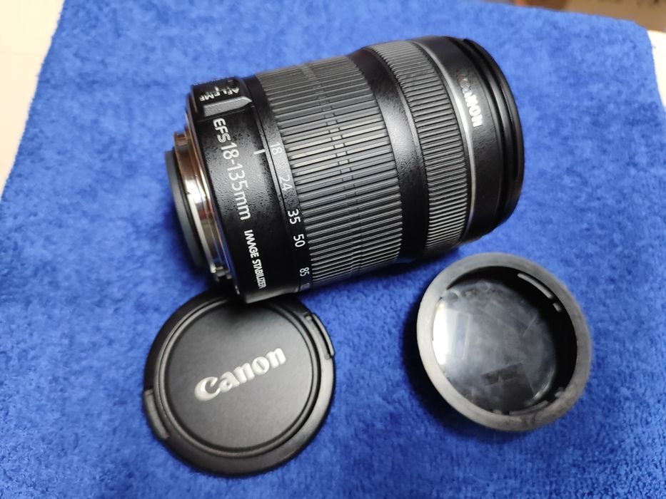 Объектив Canon EF-S 18-135mm IS STM