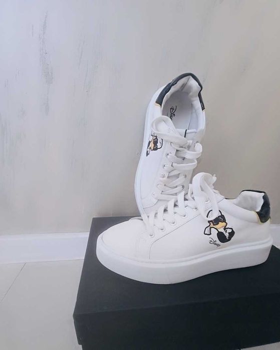 Комплект дамски маратонки и риза  Karl Lagerfeld