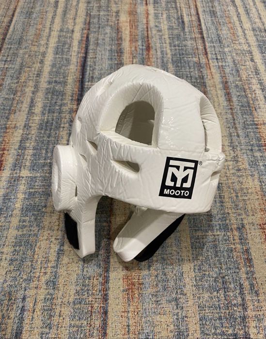 Шлем для единоборств