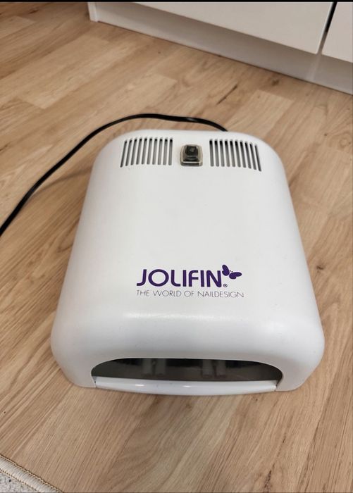 Vând lampă de unghii în stare foarte bună, perfectă 1