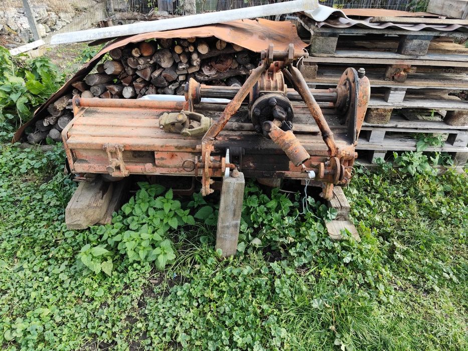 Freza de pământ, lățime 1.35 m.