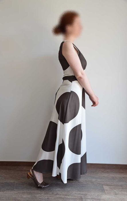 Rochie lunga vaporoasa cu buline