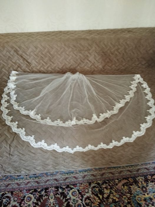 Платье свадебнле в комплекте