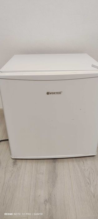 Mini frigider Vortex