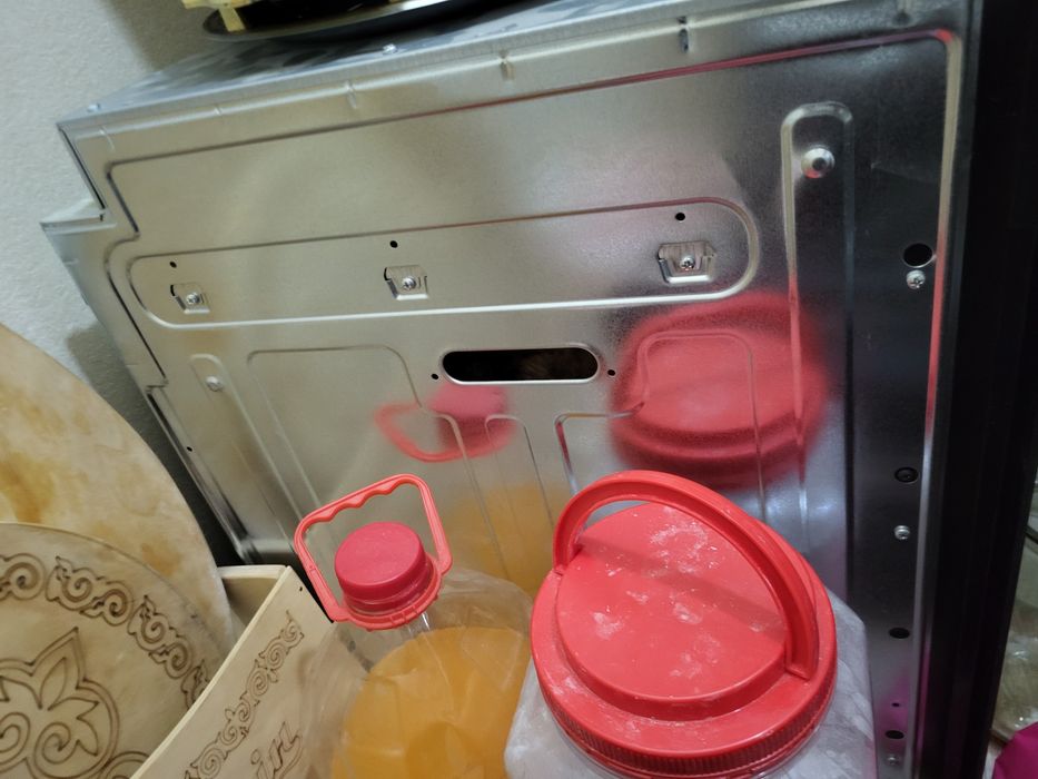 Духовая печь хоромем состоянии